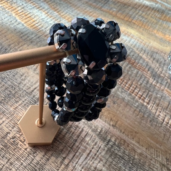 Vintage-Style Black Faceted Bead Stretch Bracelet –Classic Glam with Modern Edge - Picture 2 of 4